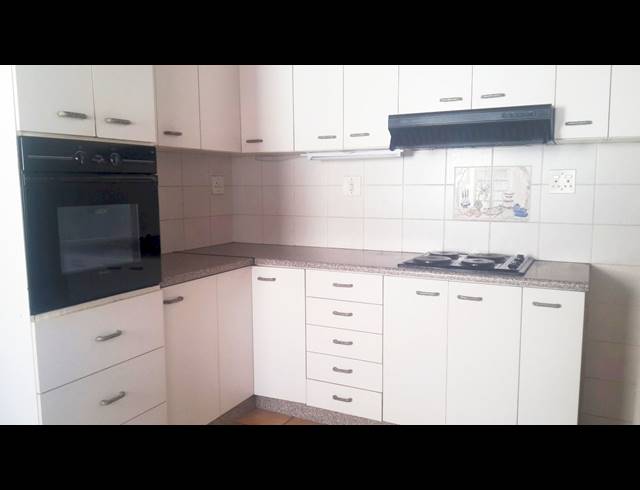 4 bed property to rent in WOODSTOCK